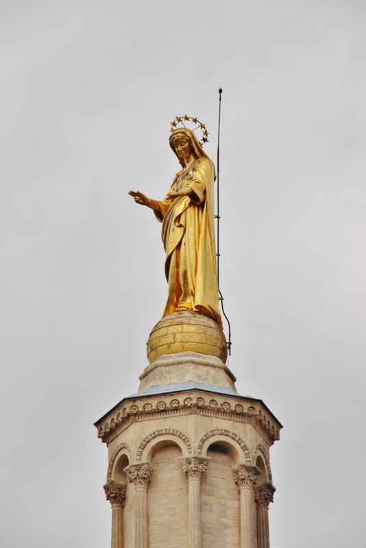 statue-doree-avignon