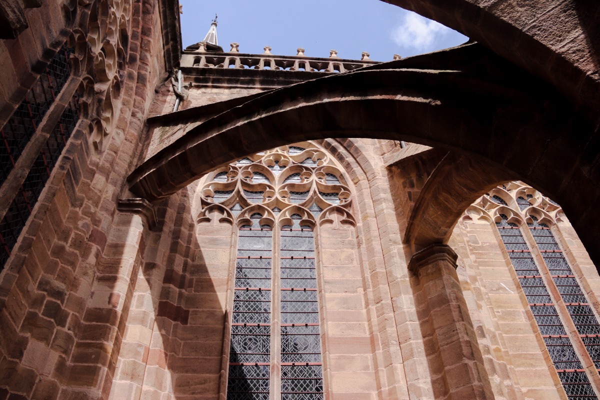 architecture toit de la cathédrale de Rodez