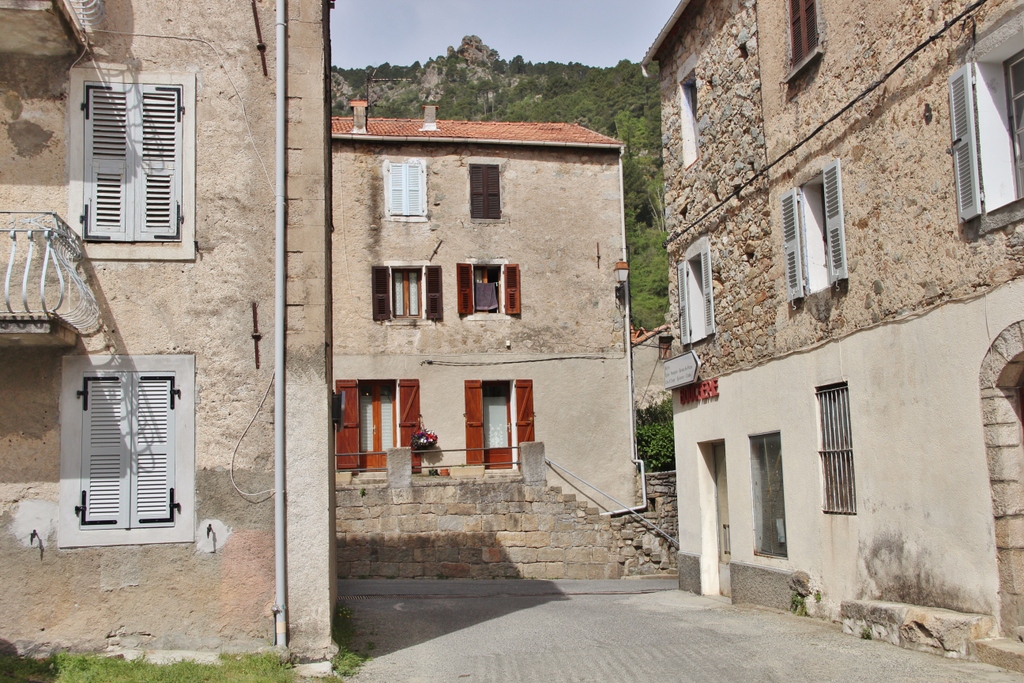 villageghisonimontagneghisonicorse My Little Road