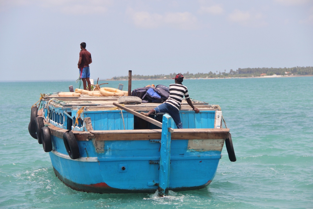 bateau-eau-ile-jaffna