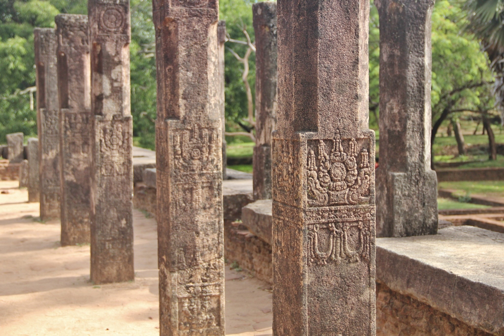 temple-poteau-polonnaruwa