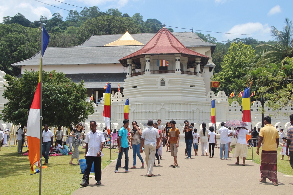 entree-temple-dent-kandy-sri-lanka