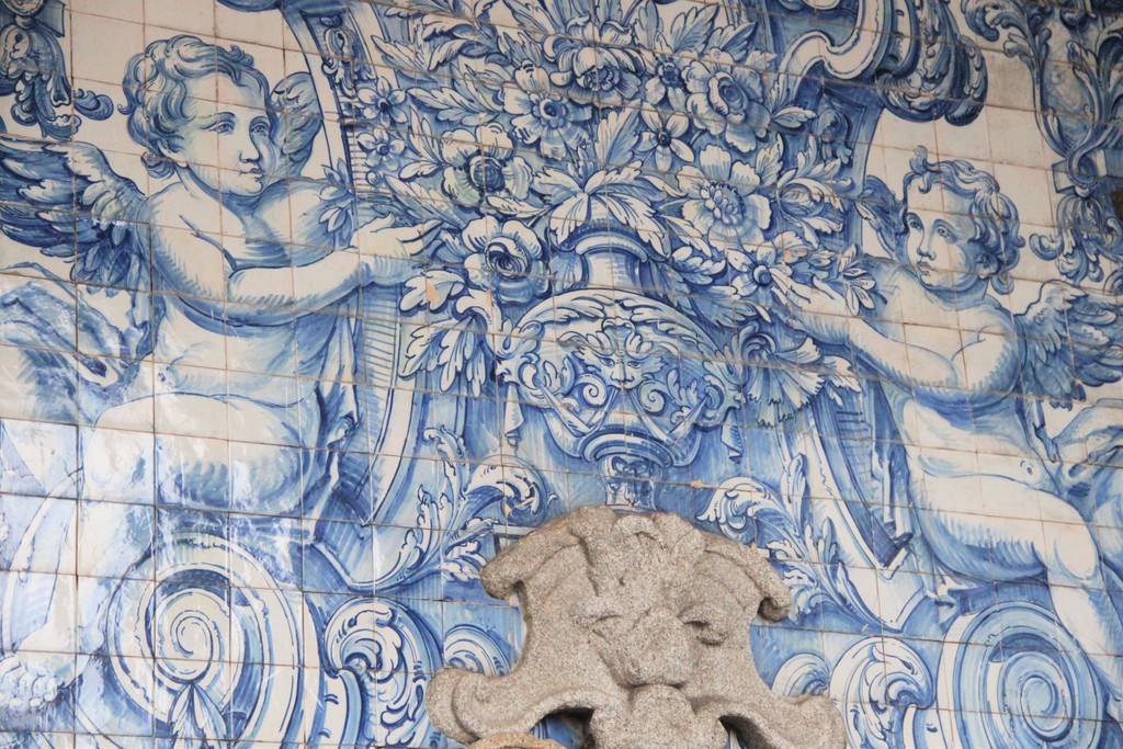 azulejos-cathedrale-se-anges-porto-mylittleroad