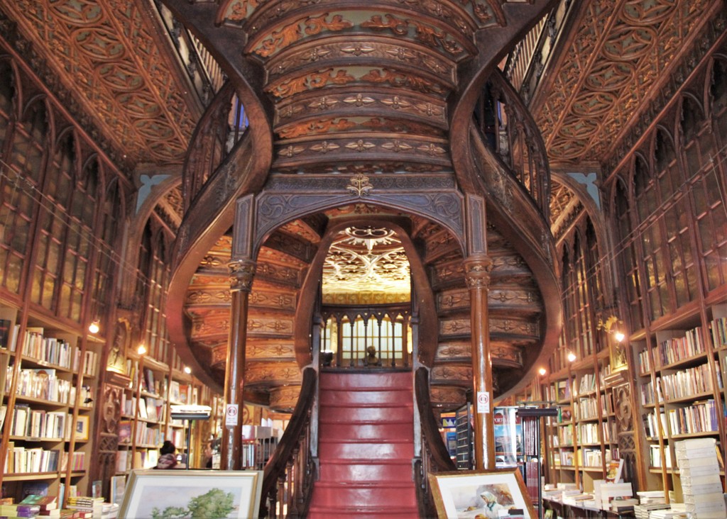 escalier-librairie-lello-irmao-porto-mylittleroad