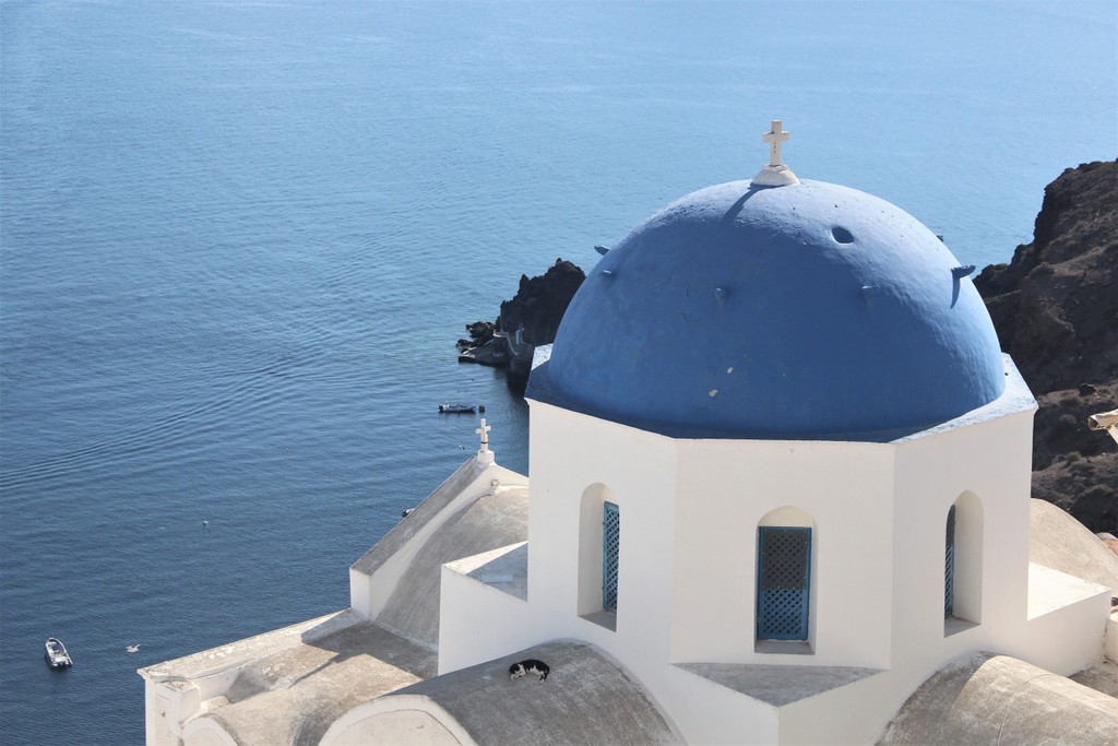 grece-eglise-toit-bleu-mylittleroad