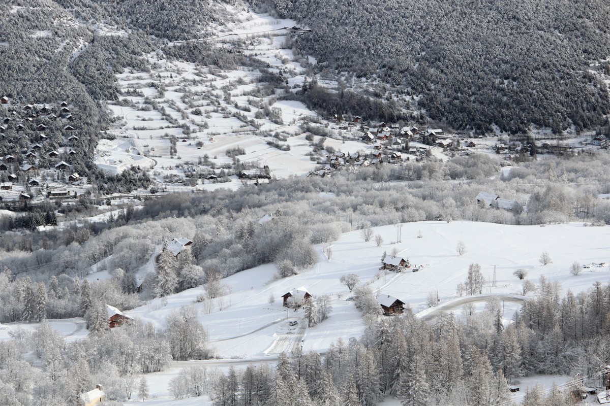 vue-village-puy-saint-vincent-pays-ecrins-mylittleroad