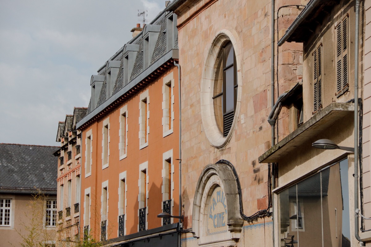 facades des maisons de Rodez