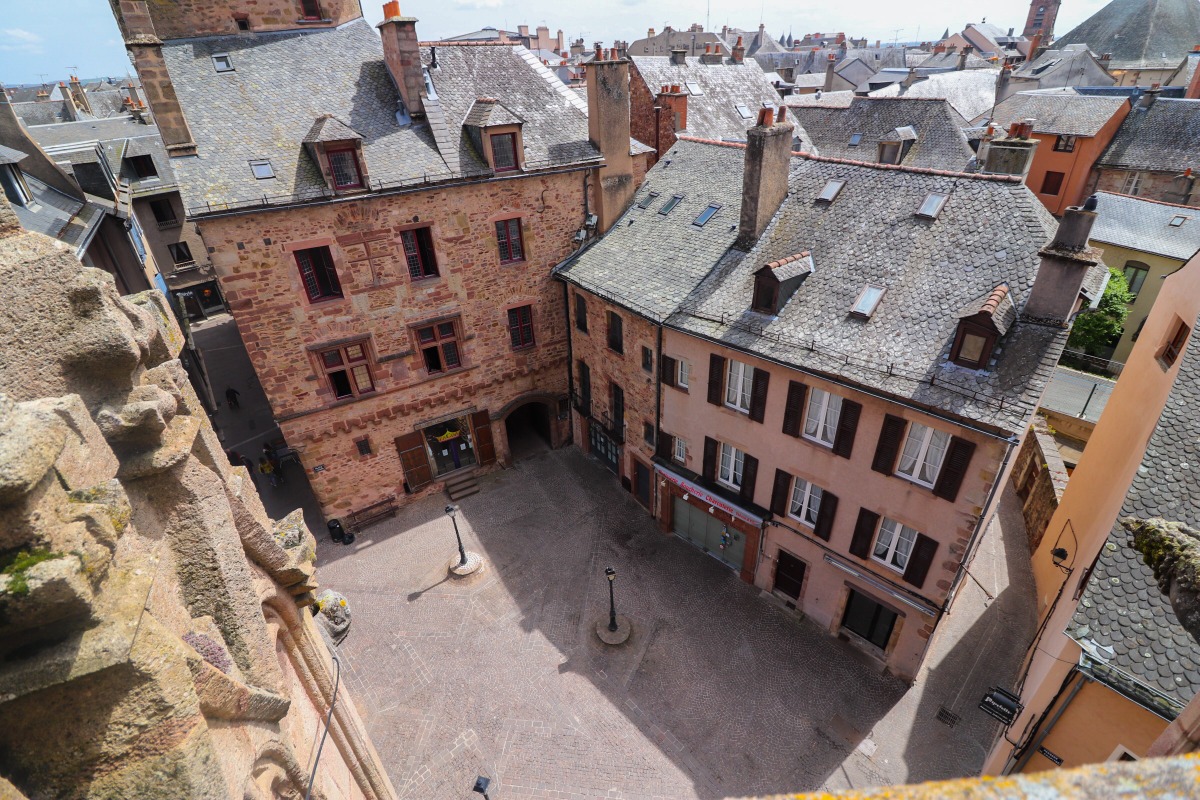vue sur les toits de Rodez depuis la cathédrale 